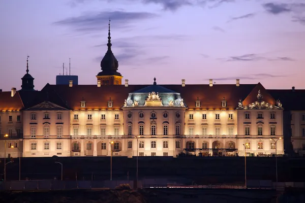 Castelo Real no Crepúsculo em Varsóvia — Fotografia de Stock