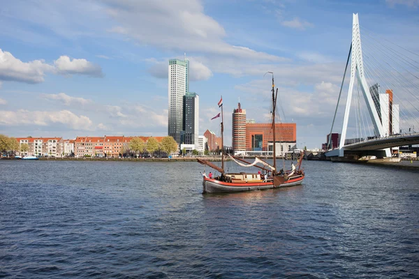 Vista al río de Rotterdam en los Países Bajos — Foto de Stock