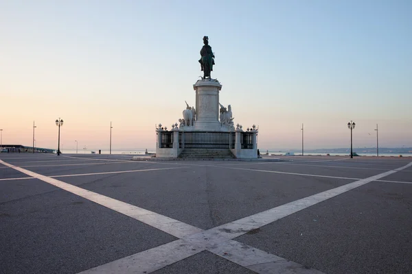 Praca comercio bij dageraad in Lissabon — Stockfoto