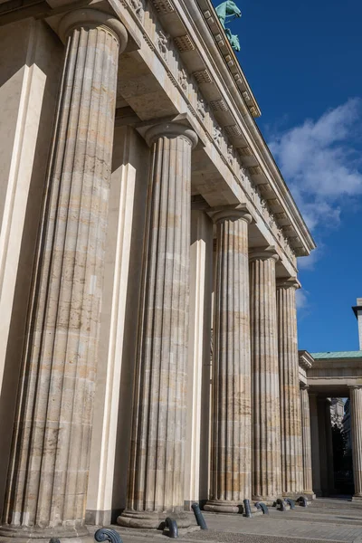 Στήλες Δωρικού Ρυθμού Της Πύλης Του Βρανδεμβούργου Στο Βερολίνο Γερμανία — Φωτογραφία Αρχείου