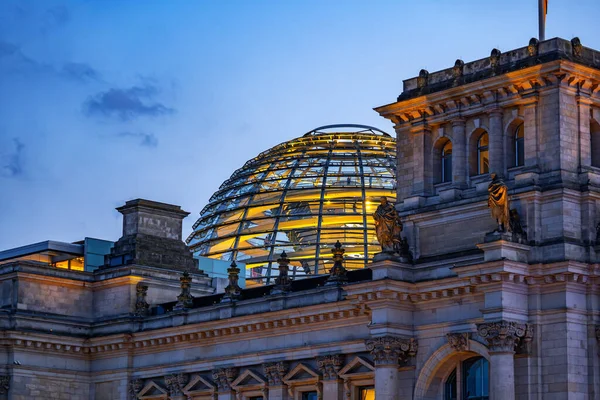 Cupola Dell Edificio Del Reichstag Tramonto Nella Città Berlino Germania — Foto Stock