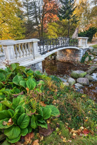 Arch Bridge Canal Picturesque Scenery Ujazdowski Park Warsaw Poland — kuvapankkivalokuva