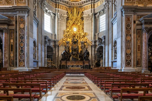 Watykan Rzym Włochy Sierpnia 2020 Bazylika Piotra Wnętrzu Berninim Cathedrą — Zdjęcie stockowe