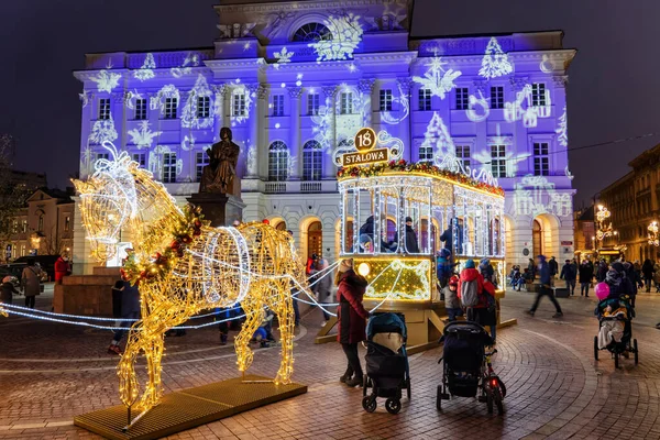 Warszawa Polen December 2020 Folk Njuter Häst Och Vintage Spårvagnsbelysning — Stockfoto