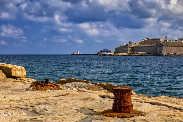 Marsamxett Limanı Ndan Valletta Daki Elmo Kalesi Kadar Sliema Paslı — Stok fotoğraf