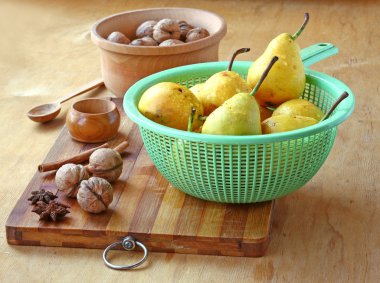 armut, ceviz, tarçın ve zencefil ahşap tablo