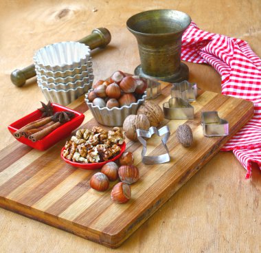 malzemeler ve baharat und ANIS pişirme