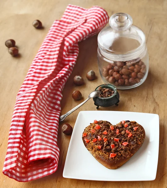 Chocolate heart cookies and hazel — Stock Photo, Image