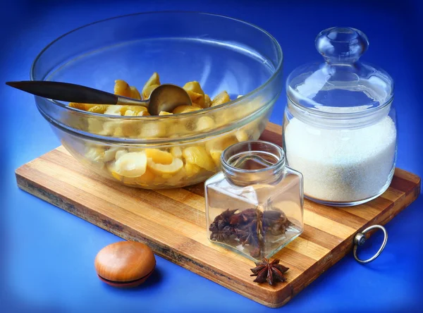 Cocción de mermelada de membrillo y especias —  Fotos de Stock