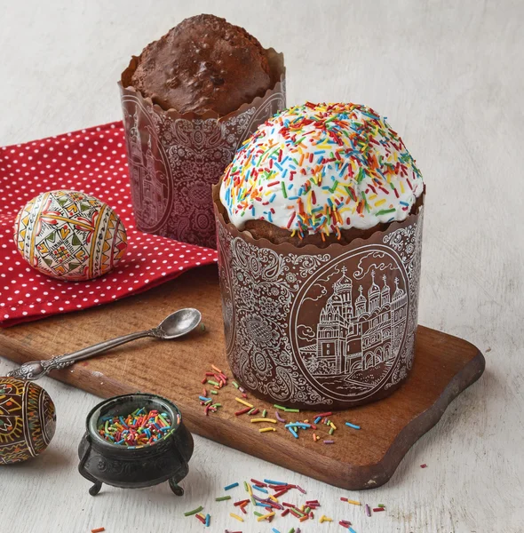 复活节蛋糕和糖釉 — 图库照片