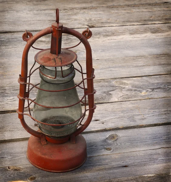 Vecchia lampada al cherosene polvere — Foto Stock