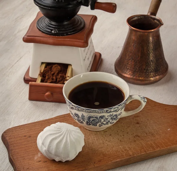 Xícara de café quente e marshmallow — Fotografia de Stock