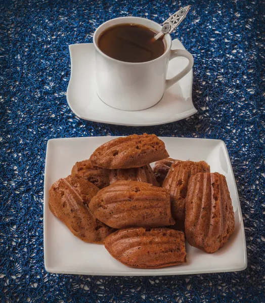 Homemade marshmallows and a cup of hot tea — Stock Photo, Image