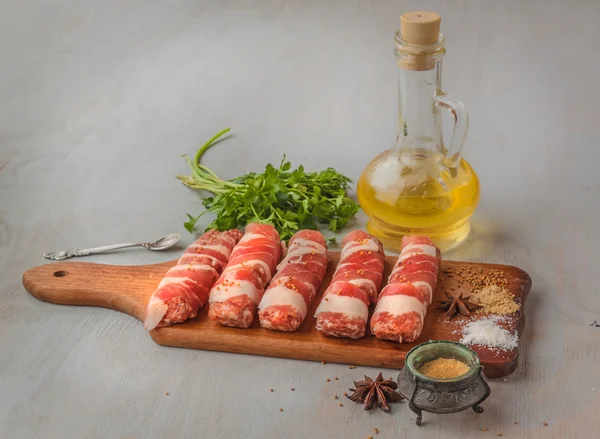 Fleisch Brötchen und Gewürze — Stockfoto