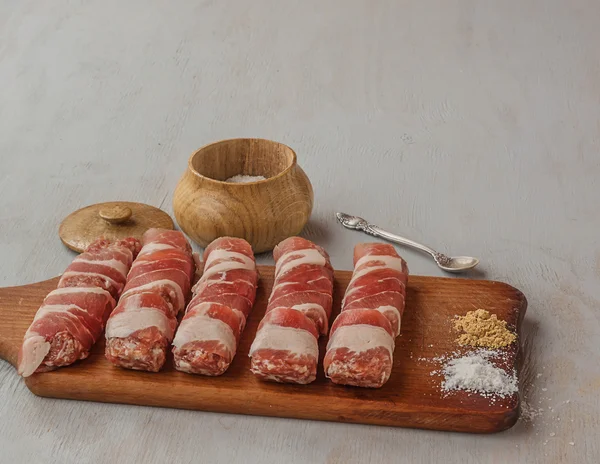 Fleisch Brötchen und Gewürze — Stockfoto