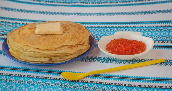 Kaviaar en pannenkoeken — Stockfoto