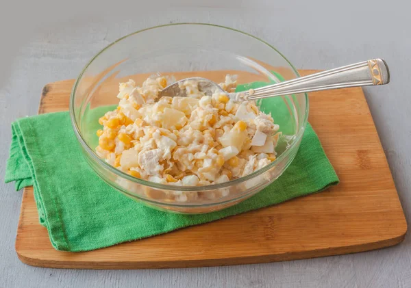 Salad Pineapple Corn Rice Cheese Chicken Transparent Bowl Kitchen Table — Stock Photo, Image