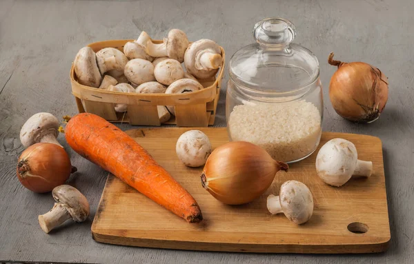 Champiñones Zanahorias Cebollas Arroz Sobre Mesa Cocinar Almuerzo Vegetariano Magro —  Fotos de Stock