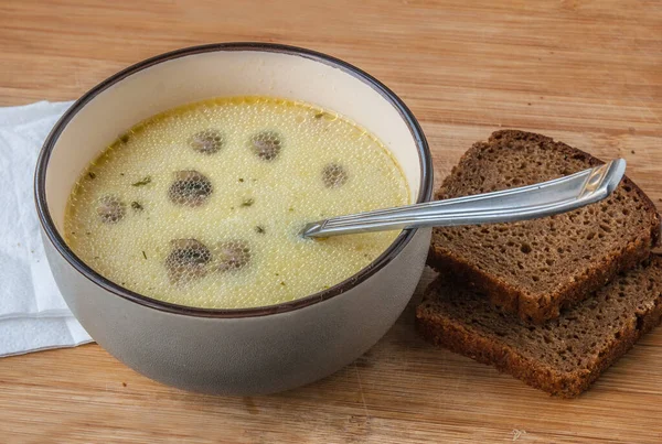 Soep Met Champignons Schijfjes Roggebrood Tafel Bovenaanzicht — Stockfoto