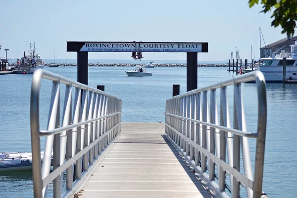 De hoffelijkheid drijven in Provincetown — Stockfoto