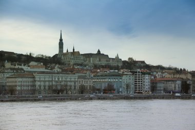 Budapeşte gece ve zincir köprü