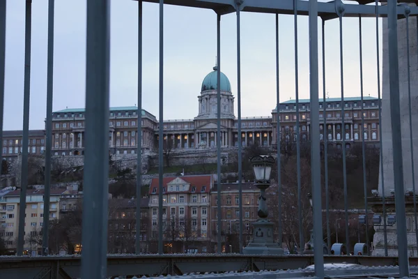 Budapest de noche y Puente de las Cadenas —  Fotos de Stock