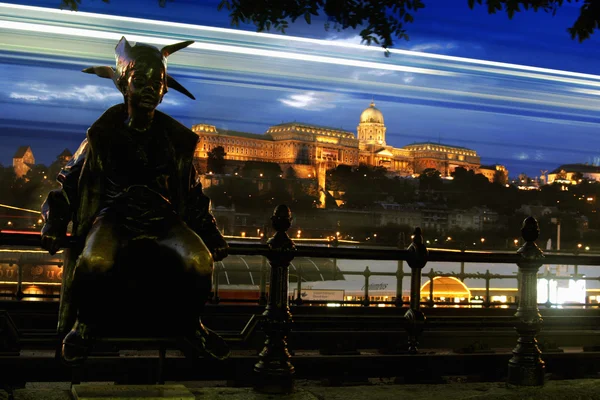 Luces nocturnas en Budapest-Hungría — Foto de Stock