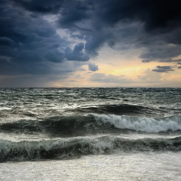 Pohled na bouřkové moře — Stock fotografie