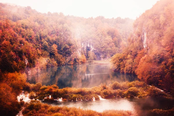 Hösten Färger Och Vattenfall Plitvice Nationalpark Kroatien — Stockfoto