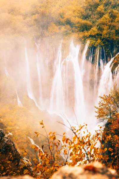Podzimní Krajina Malebnými Vodopády Národním Parku Plitvice Chorvatsko — Stock fotografie