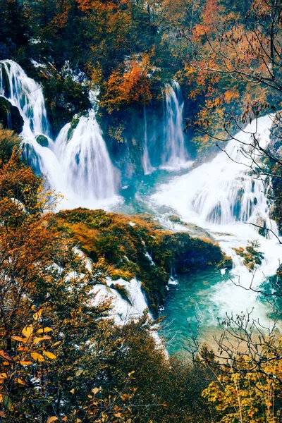 Paesaggio Autunnale Con Cascate Pittoresche Nel Parco Nazionale Plitvice Croazia — Foto Stock