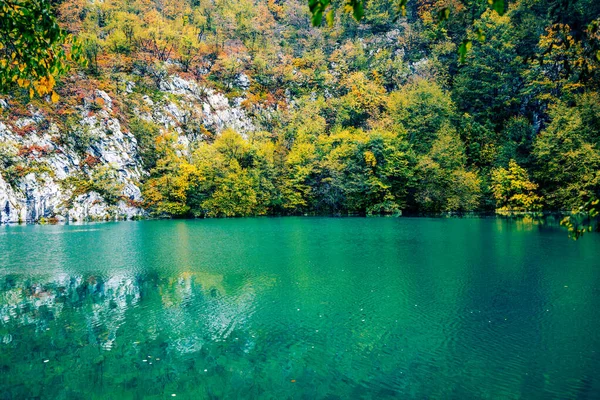 Hösten Färger Och Vattenfall Plitvice Nationalpark Kroatien — Stockfoto
