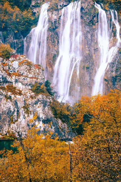 Autum Χρώματα Και Καταρράκτες Του Εθνικού Πάρκου Plitvice Στην Κροατία — Φωτογραφία Αρχείου