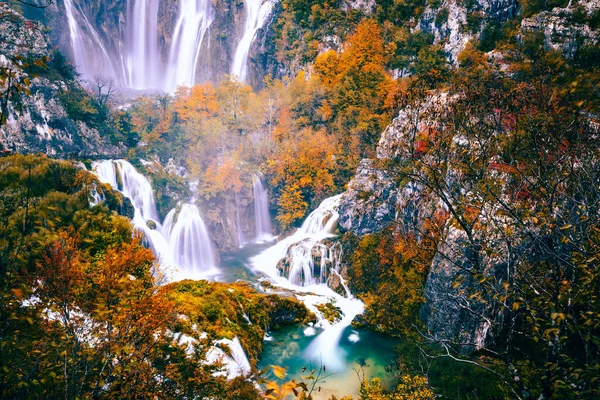 Осінній Пейзаж Мальовничими Водоспадами Національному Парку Плітвіц Хорватія — стокове фото