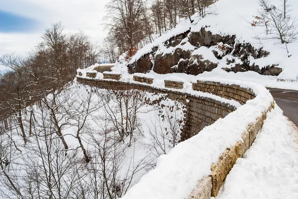 Kall dag upp i bergen — Stockfoto