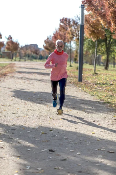 Mature Man Jogging Lake Morning Time Feeling Young Again — 图库照片