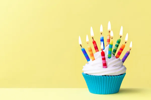 Birthday cupcake — Stock Photo, Image