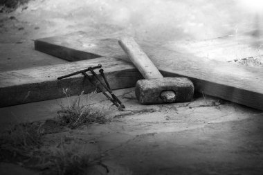 Yakın yaş görüşü büyük demir gibi keskin kutsal aziz kral Mesih el çarmıha gerdi kurtarıcı kutsal ruh afişi kopyalandı. Geçmişe dönük açık gri kayalık tepe zemin mezarı kilise gereçleri metin alanı