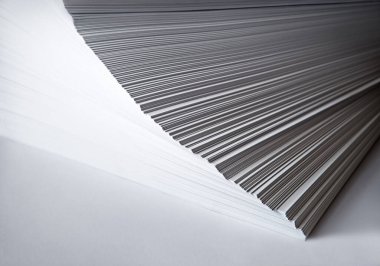 Yumuşak, eski, bej renkli, çizgili, kanva kıvrımlı, kıvrımlı, parşömen, gölge, element deseni. Makro görünümü kapat dalgalı sarmal kaydırma taşı tablo platformu metni uzay grafik tasarımı dekoru oku