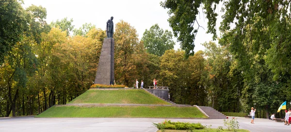 Kanev Ukrayna 2018 Bilinen Klasik Yazar Figürü Sanat Tarafı Panoramik — Stok fotoğraf