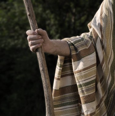 Geçmişe dönük kırsal araçları kapatın. Ortaçağ kırsal sürüsü yetişkin bilge çoban işçi azizi John Baptist 'e adanmıştır. Orta Doğu 'nun kutsal Yahudi cübbesi. Tanrı' ya dua et de İncil 'deki çubuk sembolü kavramı için dua et.