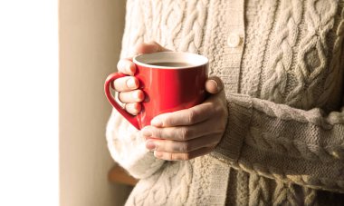 Açık beyaz krema bezi dondurulmuş bayan kol tatlı tatlı tatlı tatlı tatlı tatlı dinlenme parti mesajı alanı. Kapat manzarayı neşeli sonbahar tatili günü hayat eski taze sıcak kokusu mutfak zevki