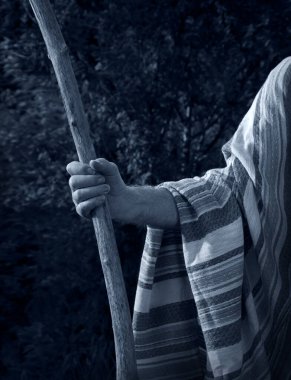 Yakından kara büyü Müslüman tarihi kırsal kesimde yaşayan yaşlı insan koyun sürüsü tahta kol parmağı işçi azize John Baptist. Kutsal Kral, Tanrı avare bebek doğumu, dua et, umut hikâyesi.