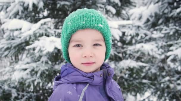 Winter Portrait Little Child Boy Funny Facial Expression Standing Snow — Stockvideo