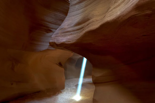 Fénysugár felső Antilop-kanyon arizona. — Stock Fotó