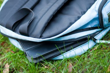 e-okuyucu ile sırt çantası