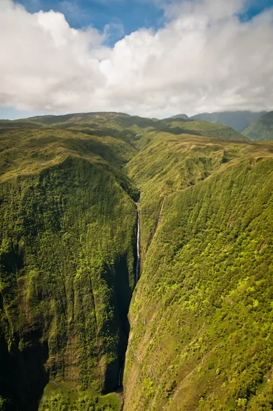 Kahiwa-Wasserfälle auf der Insel Molokai — Stockfoto