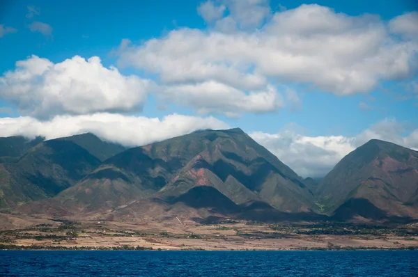 Clouds over Maui mountains — Stock Photo, Image