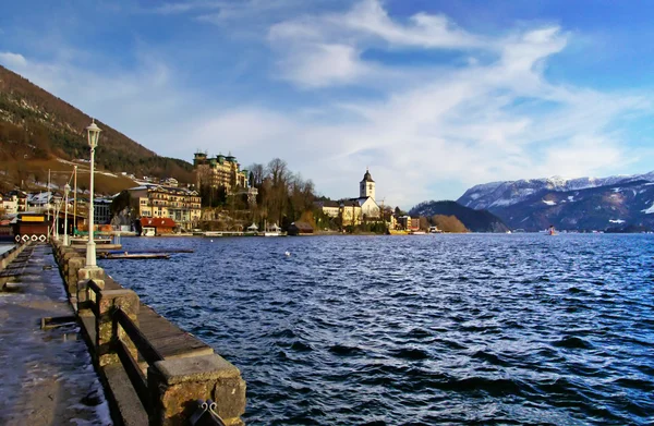 Villaggio St Wolfgang sul lago Wolfgangsee in inverno - Salisburgo — Foto Stock