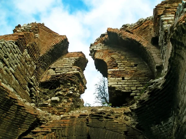 Městských hradeb z Istanbulu postavený byzantský císař theodosius ii — Stock fotografie